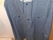 Verkaufe leichte Jacke mit knöpfen und karputze - Neumarkt (Oberpfalz)