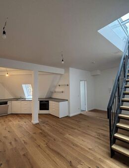 Moderne Neubau-Dachgeschosswohnung in unmittelbarer Nähe zur Schloßstraße - Berlin