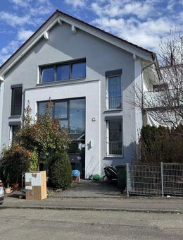 Komfortable OG-Wohnung, 150qm, Balkon ,EBK , Aufzug , TG Stellplatz - Bietigheim-Bissingen