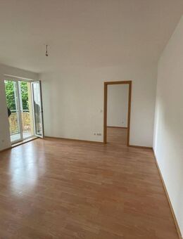 DIE IST ES : schöne helle 2-Zimmer Wohnung mit Balkon auf dem schönen KASSBERG - Chemnitz