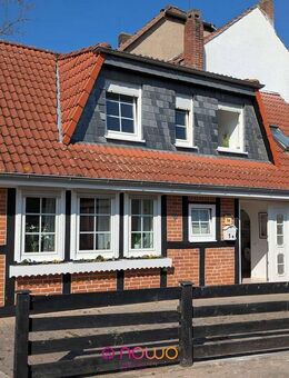 Unikat: Die Wohnung, die ein Haus ist, mit eigenem Garten und Garage. - Seelze