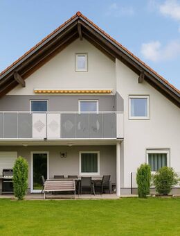 Familienfreundliches Wohnen mit Garten und Balkon in 4 - Zimmerwohnung - Kirchhaslach