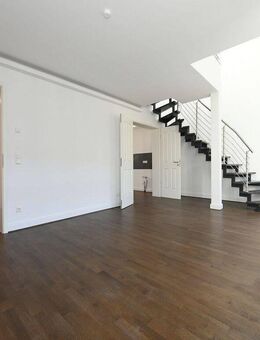 Ein Traum! Maisonette im Dach! + Lift + Parkett + Fußbodenhzg. + Wanne & Dusche + Gäste-WC + Loggia - Leipzig