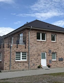 Attraktive 2- Zimmer Wohnung im 1. Obergeschoss mit sehr großem Balkon in grüner Ortslage - Havekost