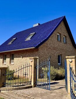 HORN IMMOBILIEN ++ Rossow bei Löcknitz, Einfamilienhaus mit großer Garage - Rossow