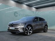 Renault Megane, E-Tech TECHNO 220, Jahr 2022 - München