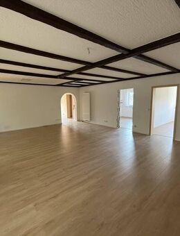 Top gepflegte 3-Zi.-Wohnung im OG mit Balkon, Terrasse, Garten und Stellplatz - Meckesheim