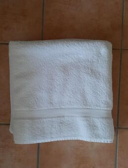 10 Saunatücher First Class 100% Baumwolle 100x140 weiß made in Germany - Memmingen