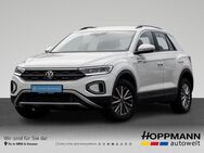 VW T-Roc, 1.0 TSI Life Comfort, Jahr 2023 - Herborn (Hessen)