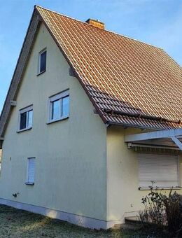 **Liebevoll gepflegtes Wohnhaus für Sie, mit schönem Garten in ruhiger Lage** - Marktrodach