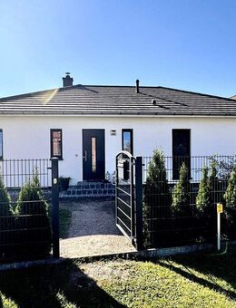HORN IMMOBILIEN ++ Einfamilienhaus im Bungalowstil in Rossow bei Pasewalk, Energieklasse A, Bj. 2017 - Rossow