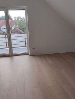 Schöne DG 2 ZKB ETW - mit EBK, Stellplatz in GER - Germersheim