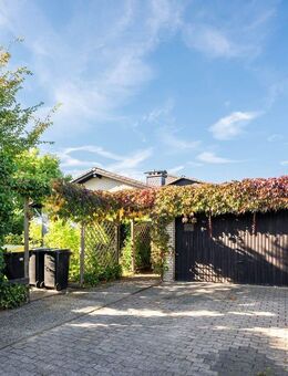 KEINE KÄUFERPROVISION Großzügiges 4-Familienhaus mit tollem Ausblick in Bielefeld Jöllenbeck - Bielefeld