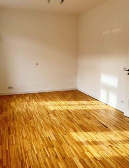 MODERNES SINGLE-NEST!!! Wohnung mit Parkett, EBK, Fußbodenheizung und Lift - Chemnitz