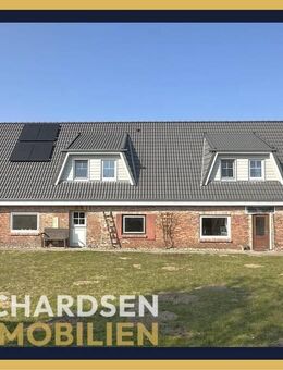 Modernisiertes Einfamilienhaus mit Einliegerwohnung in ruhiger Ortsrandlage in 25923 Uphusum - Uphusum