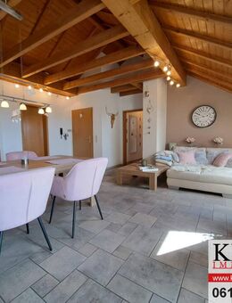 Gepflegte 3-Zimmer Dachgeschosswohnung mit Loggia und Ankleidezimmer - Kleinostheim
