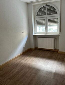 2 Zimmer Wohnung im Erdgeschoß - Ludwigshafen (Rhein)