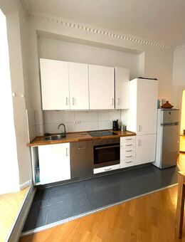 Von privat: 5-Zimmer Altbauwohnung mitten in Eimsbüttel - Hamburg