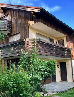 Erdgeschosswohnung mit Terrasse u. eigenen Gartenteil zu vermieten - Waltenhofen