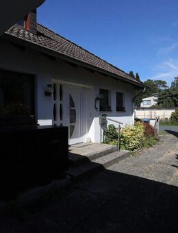 Ruhiges Einfamilienhaus mit Vollkeller, Kamin und idyllischem, großem Garten - provisionsfrei - Burgdorf (Landkreis Region Hannover)