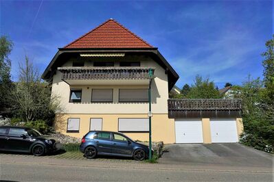 Schönes 3 Familien-Haus zur Kapitalanlage.