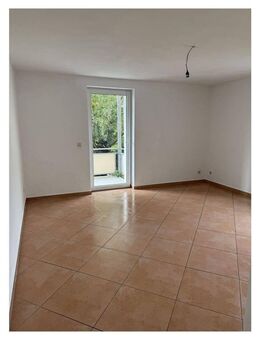 3-RW mit sonnigem Balkon - Tageslichtbad mit Dusche und Wanne - Magdeburg