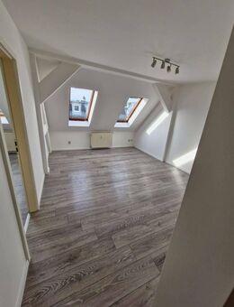 Wohnen im Altbau: Dachgeschoss-Charme in Gera, 2-Raumwohnung - Gera