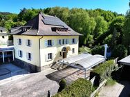 Top-sanierte Unternehmervilla mit viel Platz, historischem Charme und großem Grundstück - Weitramsdorf