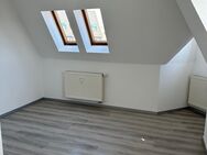 ++ TOP - Single-Wohnung im Dachgeschoss + Stellplatz PKW ++ - Netzschkau