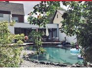 Mehr Wohnen geht nicht: Kernsaniertes Einfamilienhaus mit Loft und großem Schwimmteich in Sindorf - Kerpen (Kolpingstadt)