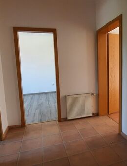 Zentral wohnen – schöne 3-Zimmer-Wohnung - Hohenstein-Ernstthal