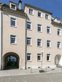 Wohnen im Altbau anno 1900 Mitten im Zentrum - Frei zum 01.01.2026 - Neu Ulm
