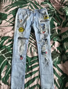 Jeans mit Sticker - Wolfsburg Zentrum
