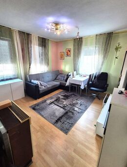 *Zweifamilienhaus mit Ausbaureserve in zentraler Wohnlage* - Schorndorf (Baden-Württemberg)