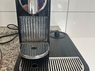 DeLonghi Kaffeemaschine mit Milchaufschäumer - Neuss