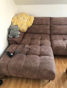 Couch elektrisch ausfahrbar - Osthofen