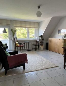 Helle 3-Zimmer-Wohnung mit Balkon und Garage mit Blick auf den Schlosspark - Moers