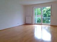 Komfortable 3 Zimmerwohnung, Küche. + EBK, Bad, Abstellraum., Balkon, Garage + Stellplatz - Saarlouis