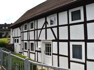 Gute Lage - Sonniges 1200 qm Baugrundstück mit Handwerkerhaus - Brakel