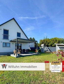 Baujahr 2020 mit unverbautem Weitblick! Doppelgarage | Kamin | Wärmepumpe (A+) und PV-Anlage - Kitzscher