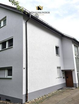 Die Sonne jeden Tag zu Gast: Ruhig gelegene 3-Zimmer-DG-Wohnung in 9-Familien-Haus mit Stellplatz - Albershausen