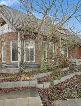 Stilvoll & großzügig! Behagliches Einfamilienhaus mit Kamin u. Loggia in beliebter, ruhiger Wohnlage - Jembke