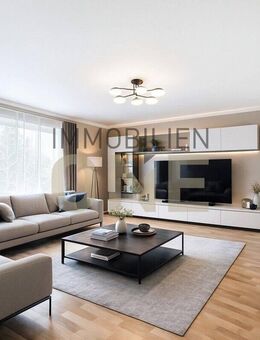 Modernisierte 4-Zimmer-Wohnung mit Balkon, Garten + zusätzlichem Dachgeschoss 82m² zur individuellen Ausbaureserve! - Regensburg