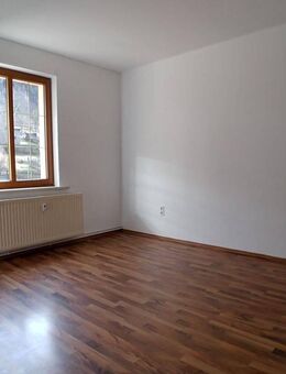 **Gemütliche 2-Zimmer-Wohnung in ruhiger Wohnlage** - Elsterberg