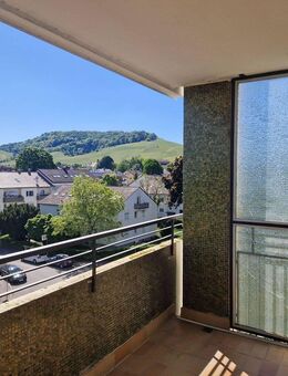 Großzügige 4 – Zimmer Wohnung mit 2 Balkonen & Garage in Fellbach - Fellbach