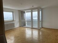 Wohnung mit Weitblick und 2 Loggien - Nürnberg