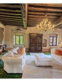 Exklusiv saniertes Schloss mit Gästehaus zwischen Passau und München - Dietersburg