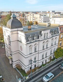 Hochwertige Erdgeschosswohnung mit 6 Zimmern und Wintergarten in zentraler Lage von Cottbus - Cottbus