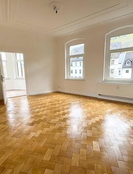 4-Raum-Wohnung im Altbau-Stil mit Balkon zentrumsnah in Aue - Aue