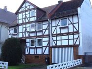 Provisionsfrei - Solides Einfamilienhaus mit Nebengebäuden + Garage in Niestetal-H. - Niestetal